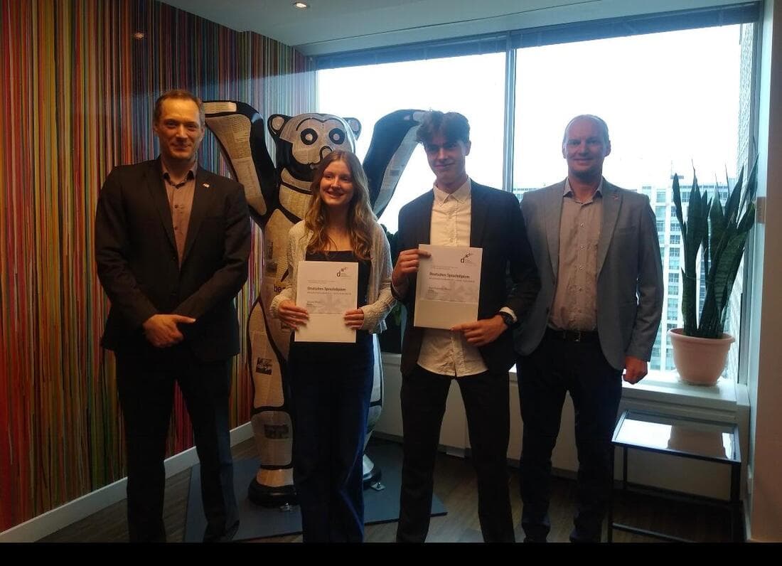 DSD II award ceremony group